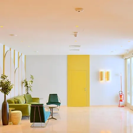 Appartement Flat Featuring A Large Sun-filled Terrace