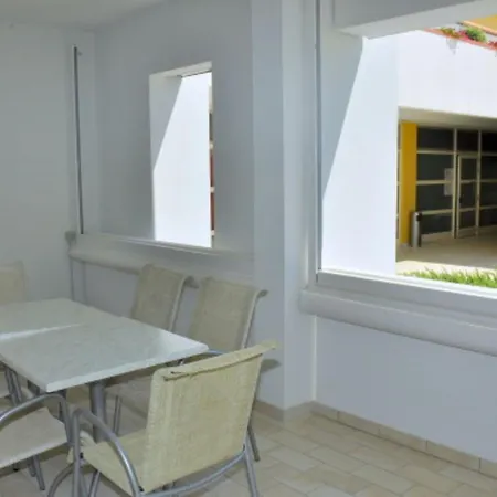 Flat Featuring A Large Sun-filled Terrace 아파트 비비오네