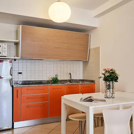 Flat Featuring A Large Sun-filled Terrace Apartamento *