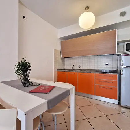 Flat Featuring A Large Sun-filled Terrace * Bibione