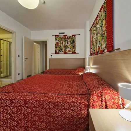 Flat Featuring A Large Sun-filled Terrace